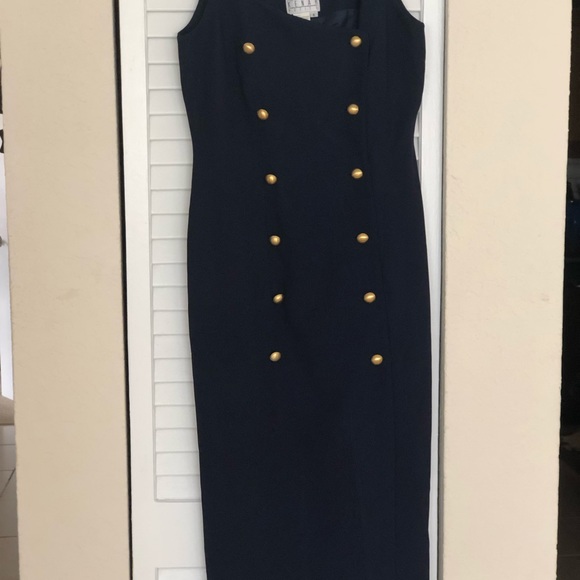 Dress - Picture 5 of 7